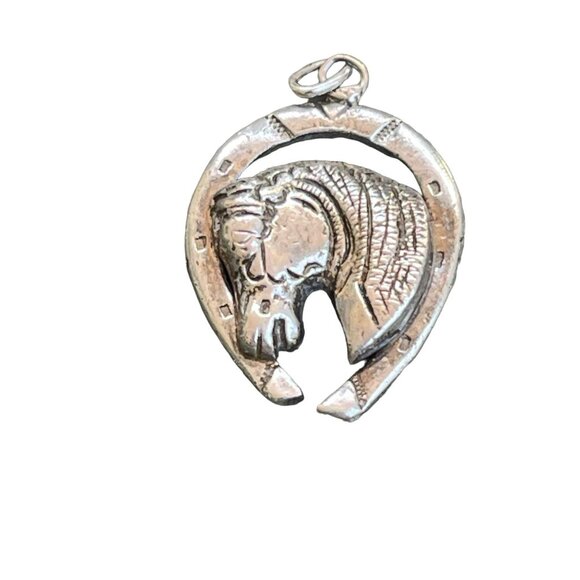 Vintage Silver Horse Head in Horseshoe Charm Pendant Equine Jewelry Equestrian T - Picture 4 of 6